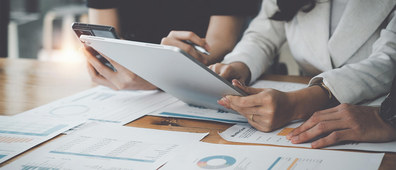 Behind on your books? Get tax-ready—fast and stress-free.